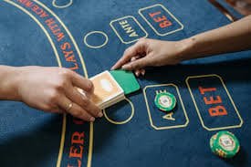 Pemain menikmati sportsbook dan live casino di slot188 dengan akses mobile yang mulus